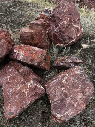 Ландшафтные глыбы красно-фиолетовые 200-1000 килограмм купить в Талдом