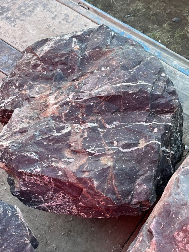 Камни для ландшафтного дизайна красно-фиолетовые 10-60 килограмм купить в Талдом