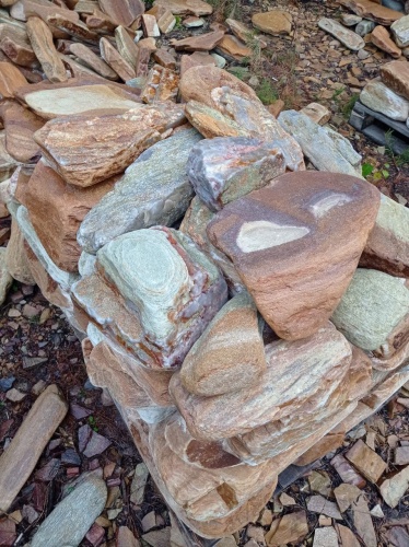 Златолит жёлтый, жёлто-зелёный глыбки и валуны для ланшафтного дизайна купить в Талдом