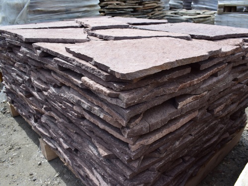 Плитняк лемезит бордовый для облицовки цоколя 20-25 мм  купить в Талдом