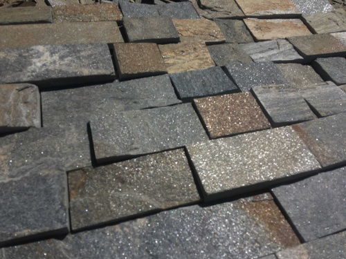 Плитка пилёная златолит Уральский для цоколя, отмостки купить в Талдом