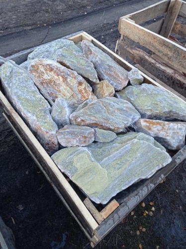 Златолит жёлтый, жёлто-зелёный глыбки и валуны для ланшафтного дизайна купить в Талдом
