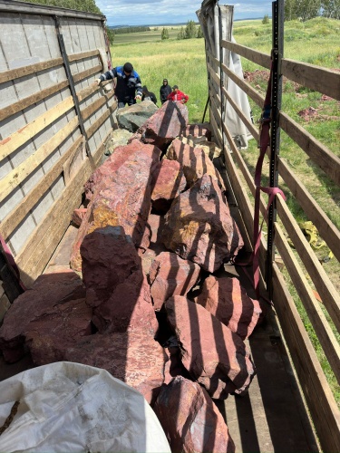 Ландшафтные глыбы красно-фиолетовые 200-1000 килограмм купить в Талдом