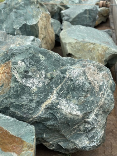 Камни для ландшафтного дизайна зелёные 10-60 килограмм купить в Талдом