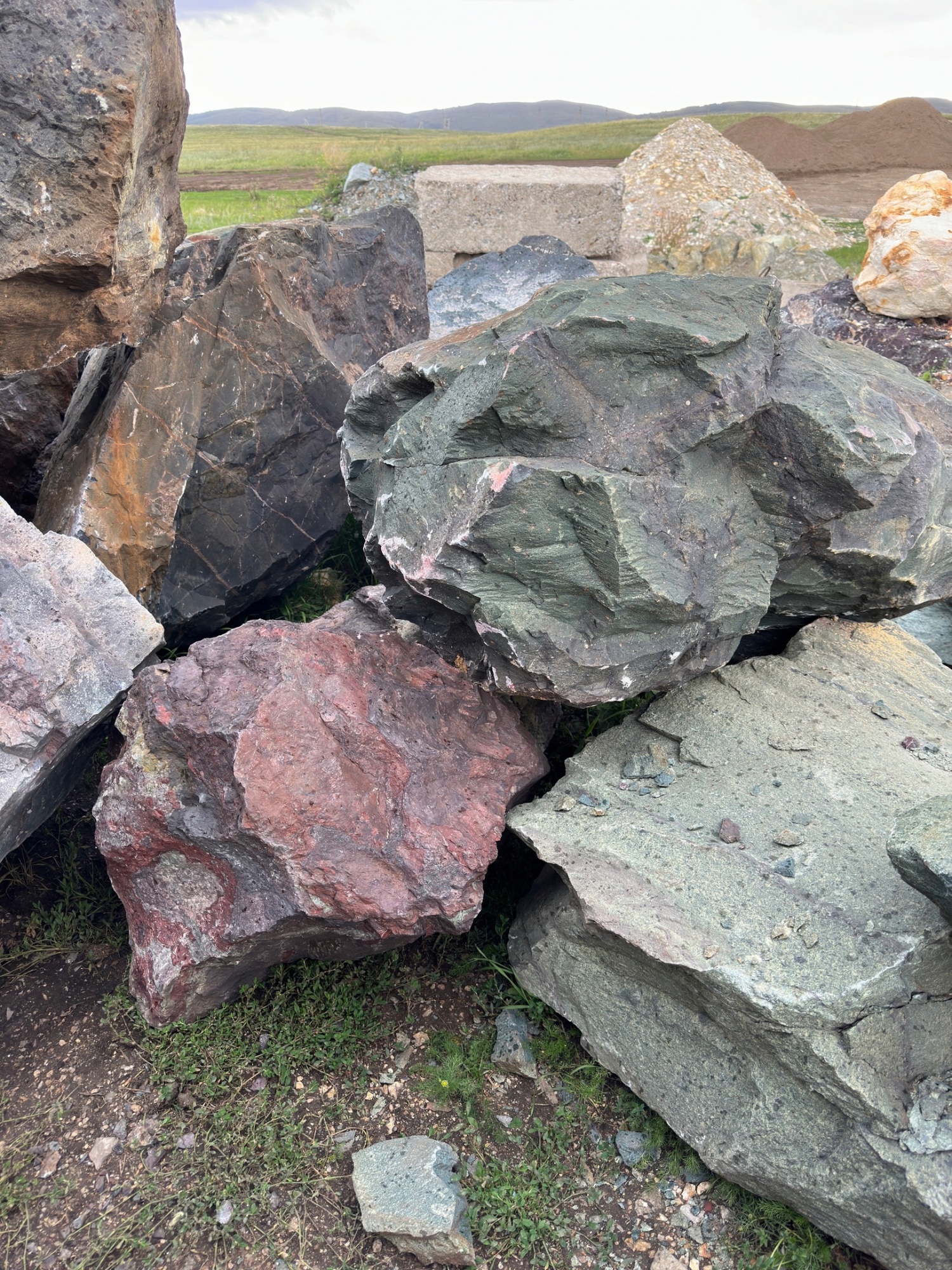 Камни для ландшафтного дизайна зелёные 10-60 килограмм купить в Талдом