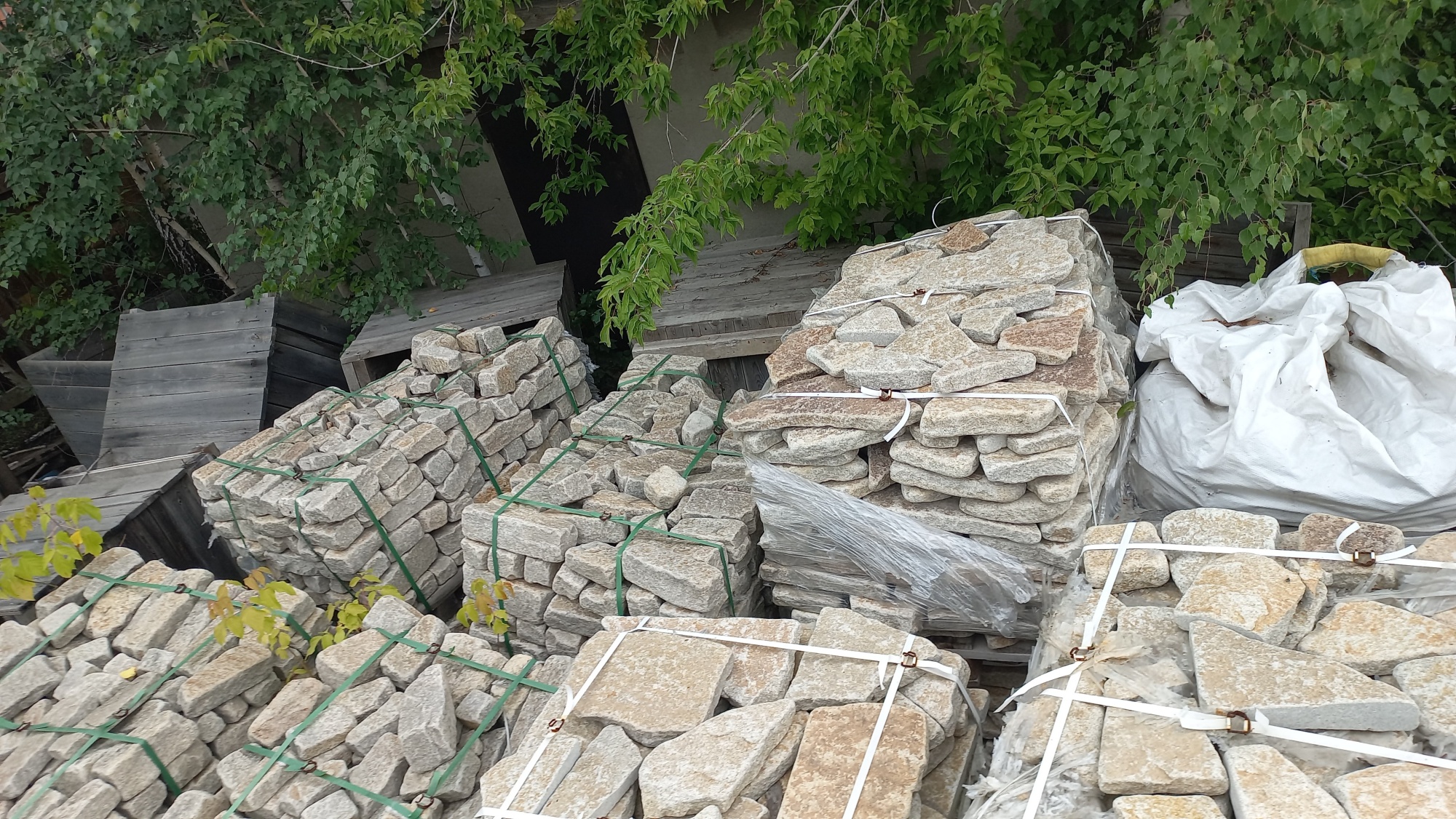 Плитняк гранитный галтованный купить в Талдом