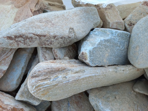 Златолит жёлтый, жёлто-зелёный глыбки и валуны для ланшафтного дизайна купить в Талдом