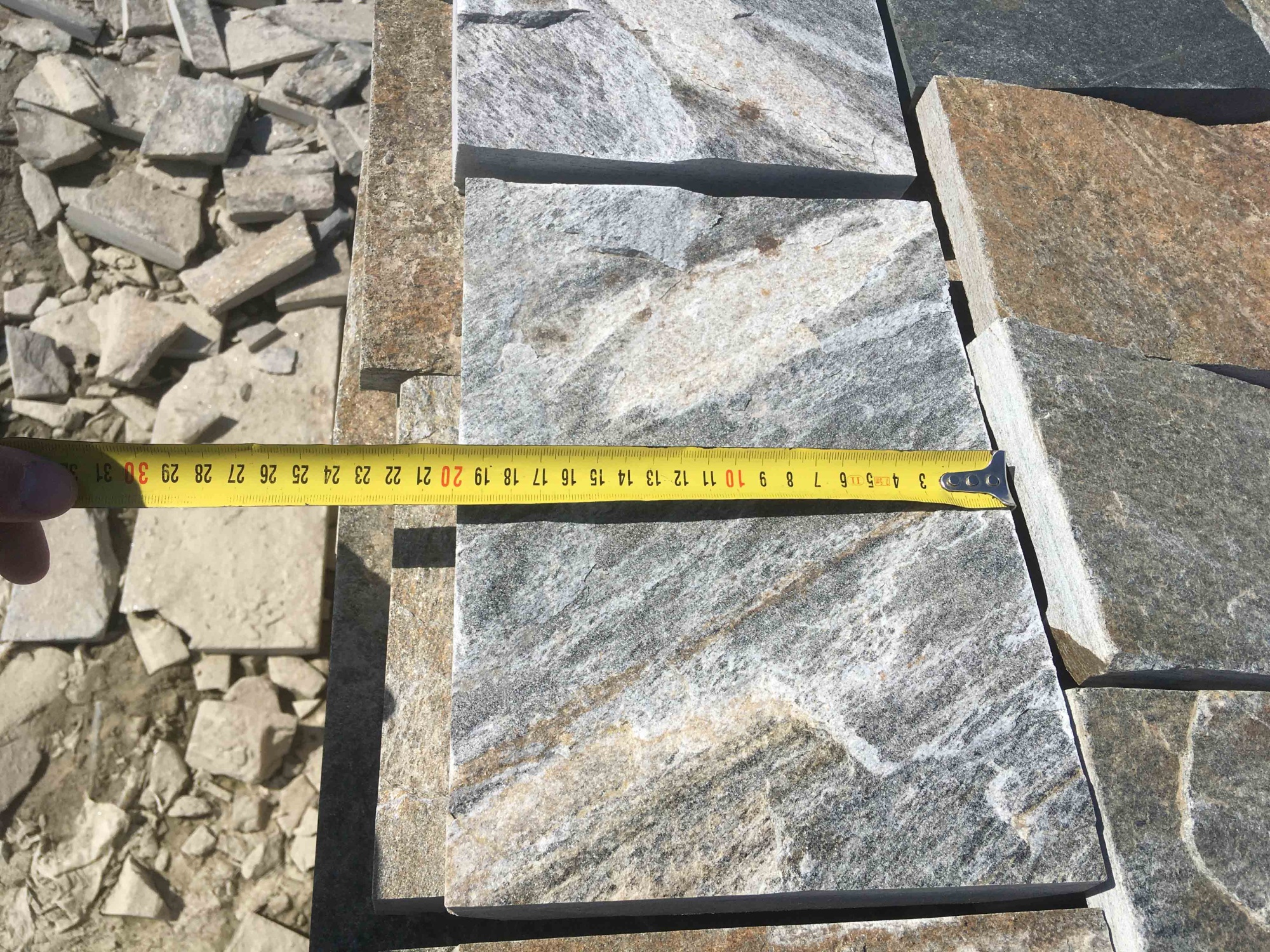 Плитка пилёная златолит Уральский для цоколя, отмостки купить в Талдом