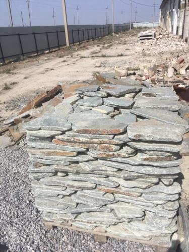 Златолит серебристый галтованный для лестниц купить в Талдом