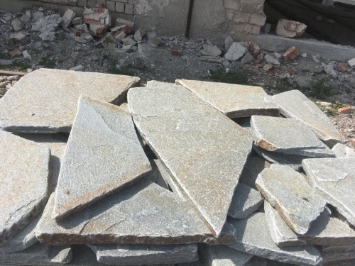 Златолит серебристый галтованный для лестниц купить в Талдом