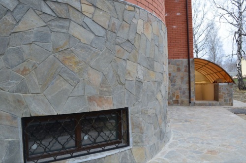 Плитняк златолит Уральский для цоколя, отмостки купить в Талдом